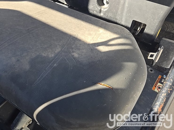 2018-kubota-rtvx1140-image-40