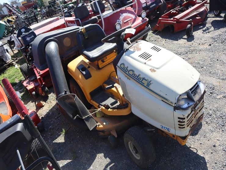 cub-cadet-riding-tractor-image-2