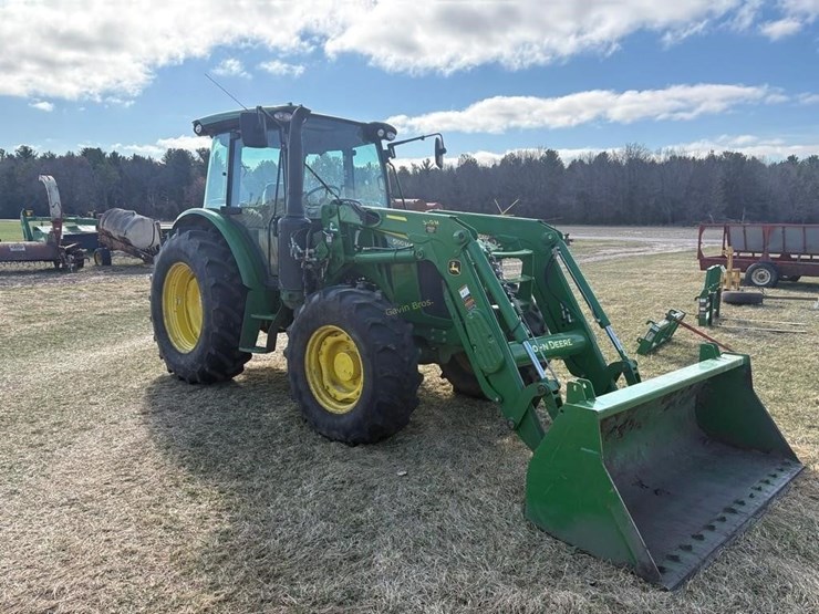 2022-john-deere-5100m-image-3