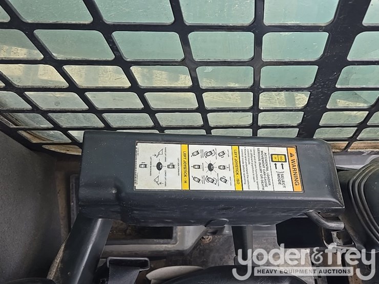 2021-bobcat-t740-image-85