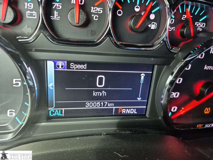 2018-chevrolet-suburban-image-14