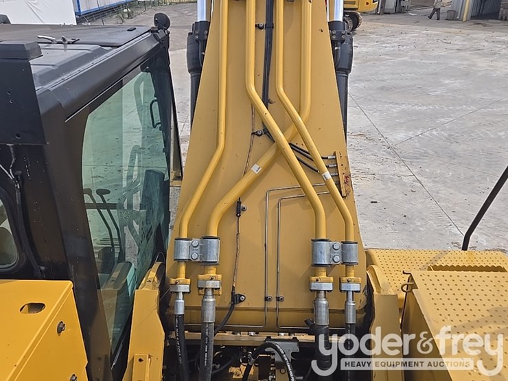 2017-caterpillar-336fl-image-87