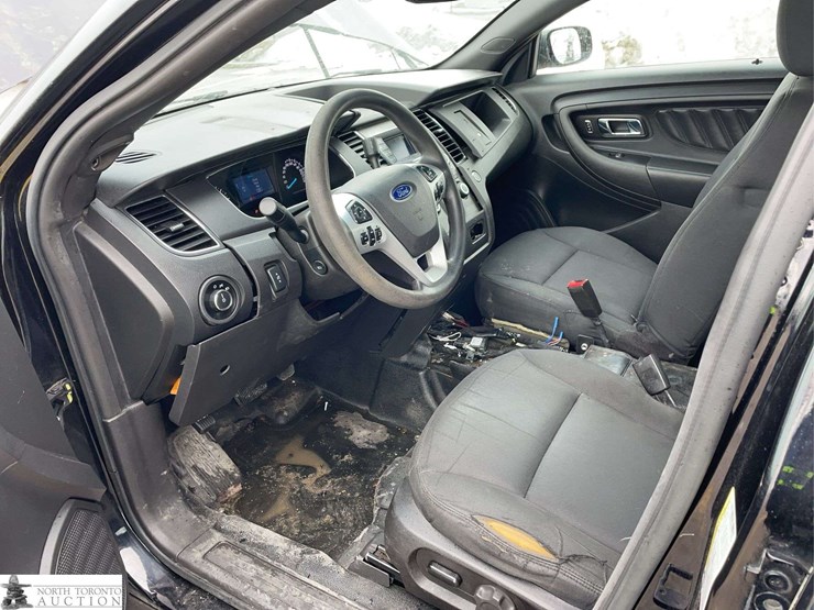 2017-ford-taurus-image-11