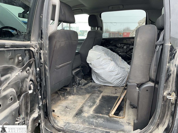 2019-chevrolet-silverado-2500hd-image-15