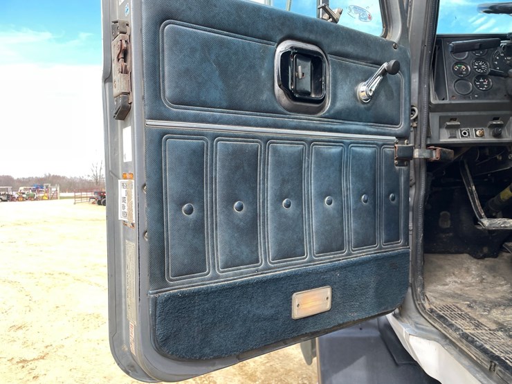 #400-•-1997-mac-ch600-semi-(has-wi-title)-image-73