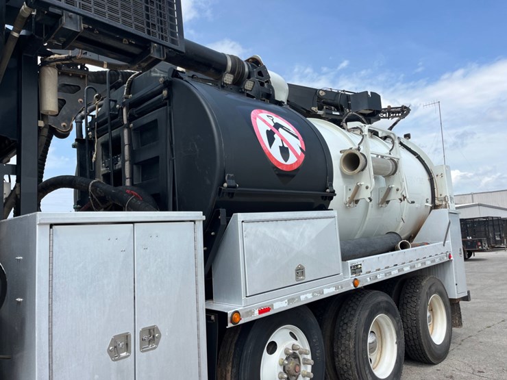 2020-kenworth-t880-image-18