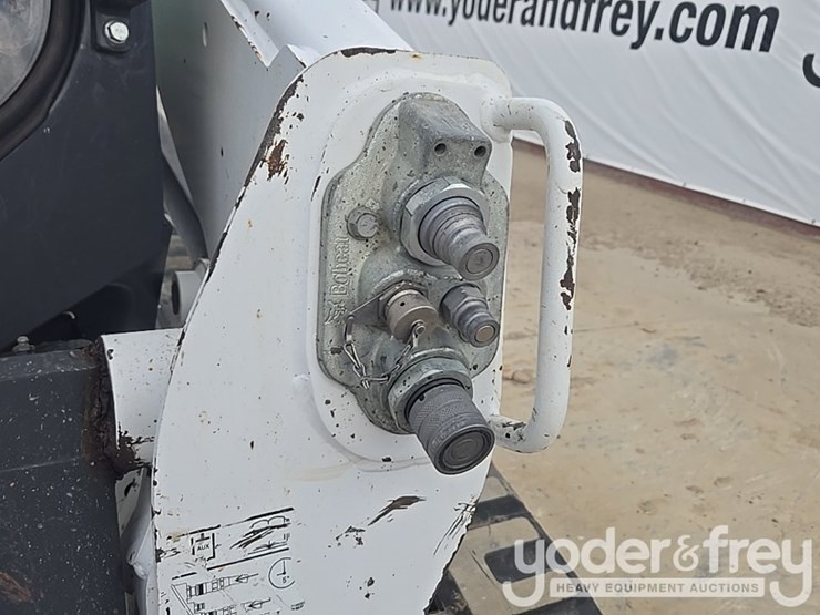 2021-bobcat-t740-image-77
