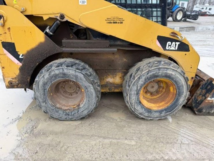 2009-caterpillar-232b2-image-30