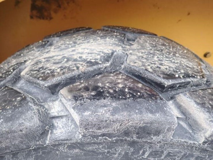 2010-caterpillar-232b-image-54