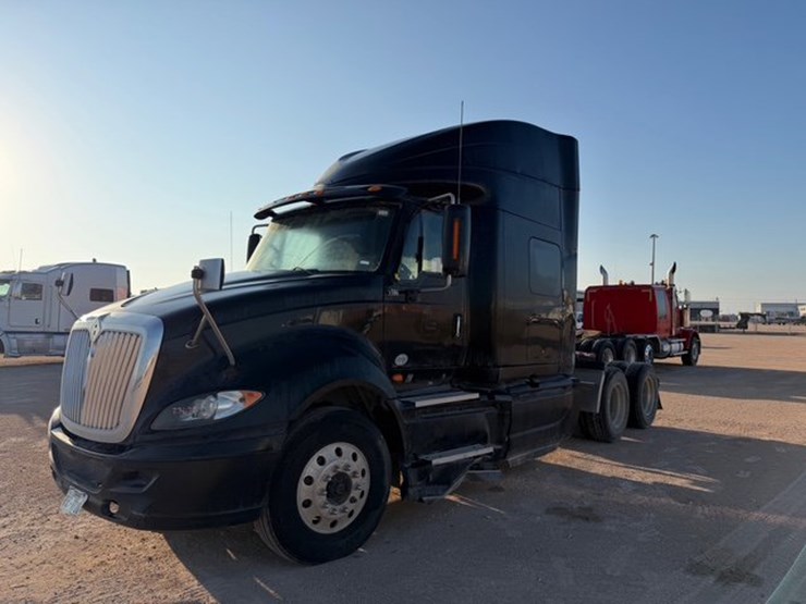 2015-international-prostar-image-1