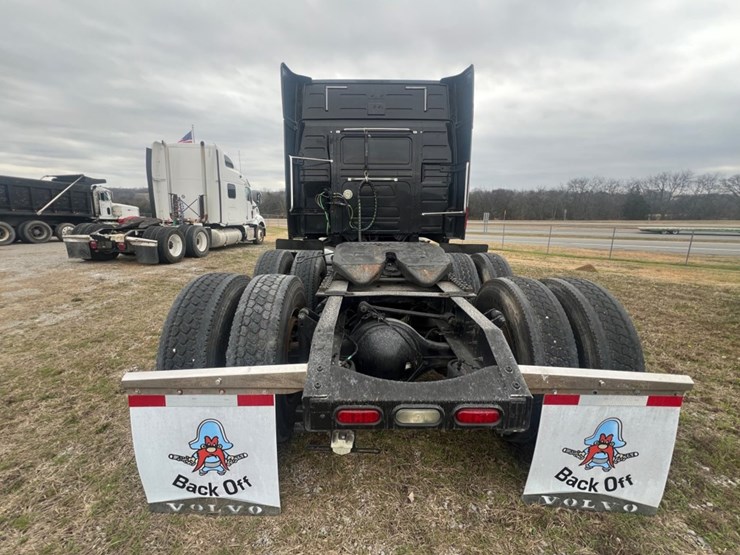 #31955-•-2012-volvo-vnl-tandem-axle-truck-tractor-image-6