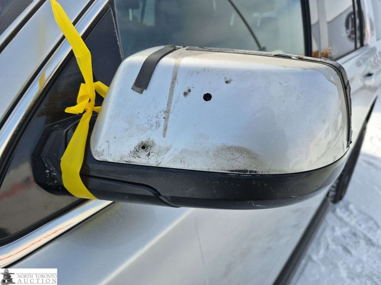 2017-chevrolet-tahoe-image-32