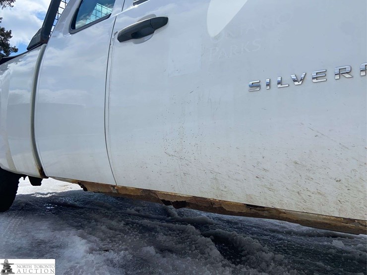 2012-chevrolet-silverado-1500-image-24