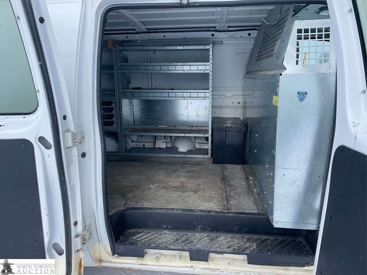 2009-ford-cargo-image-30