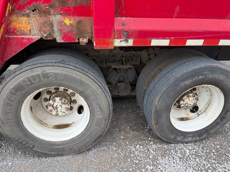 2004-international-7400-image-16