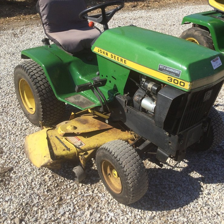 JOHN DEERE 300