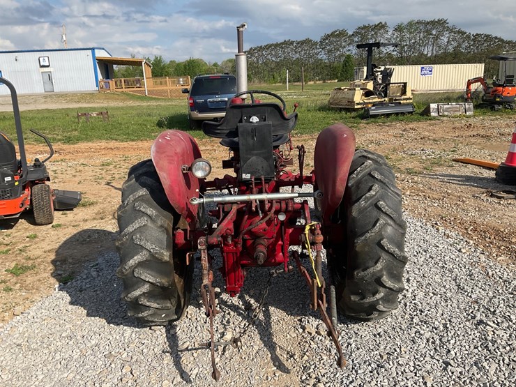 international-240-image-5