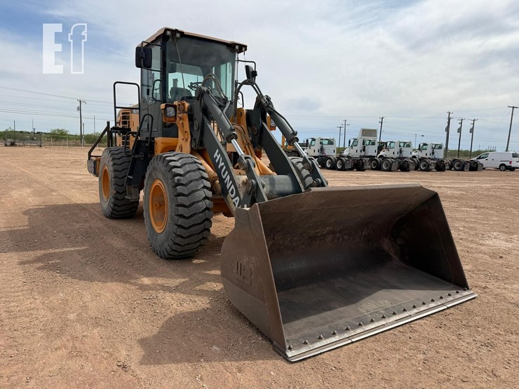 2014-hyundai-hl757tm-9a-image-2