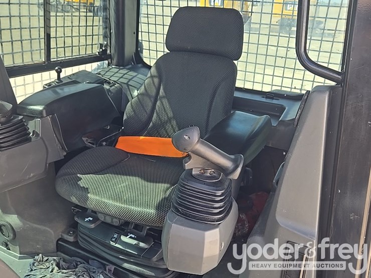 2021-caterpillar-d1-image-62