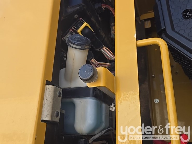 2019-caterpillar-336-image-34