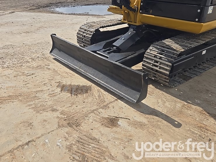 2018-caterpillar-305.5-image-28