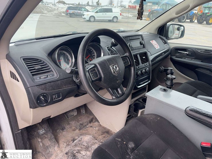 2015-ram-c/v-image-18