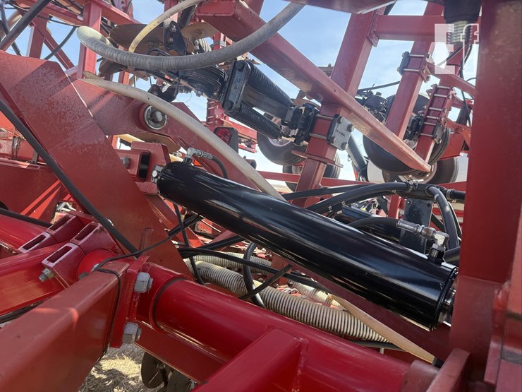 2011-case-ih-3430-image-59