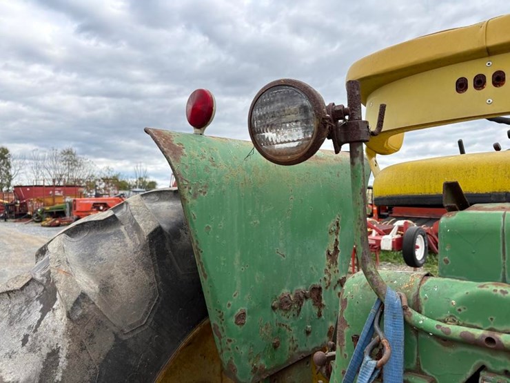 john-deere-4010-image-15