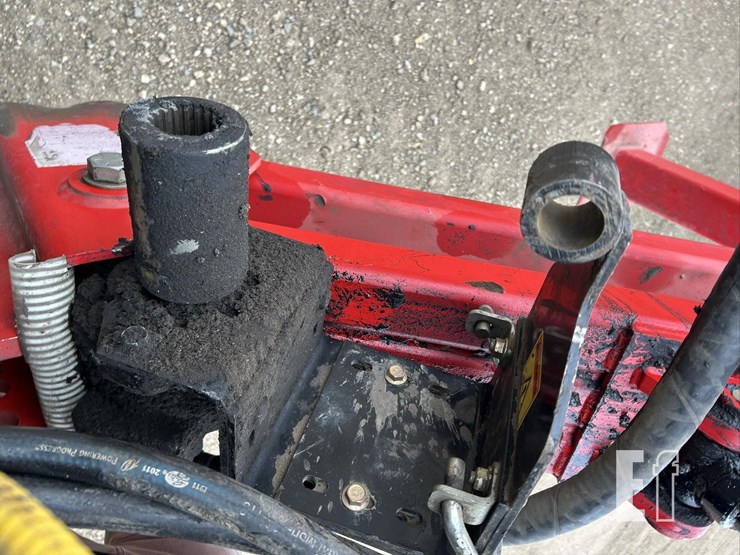 2014-white-9824-image-9