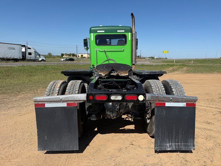 2020-peterbilt-367-image-6