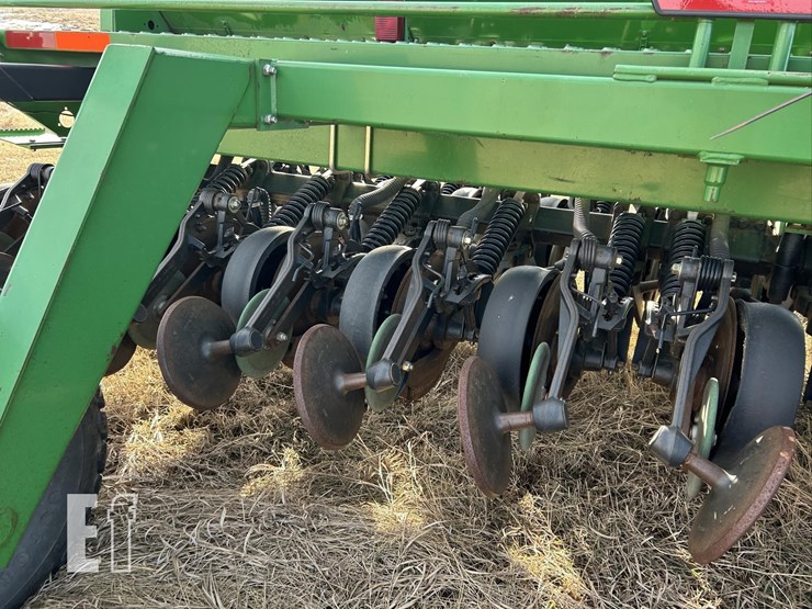 2004-john-deere-1590-image-49