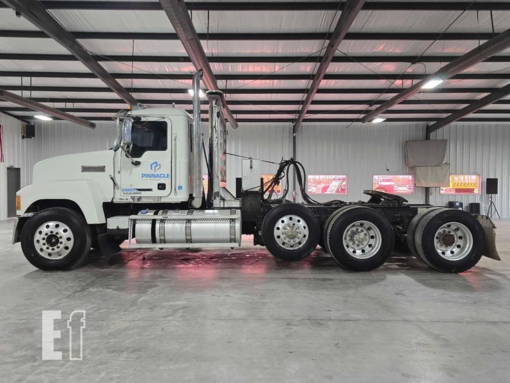 2017-mack-pinnacle-chu613-image-5