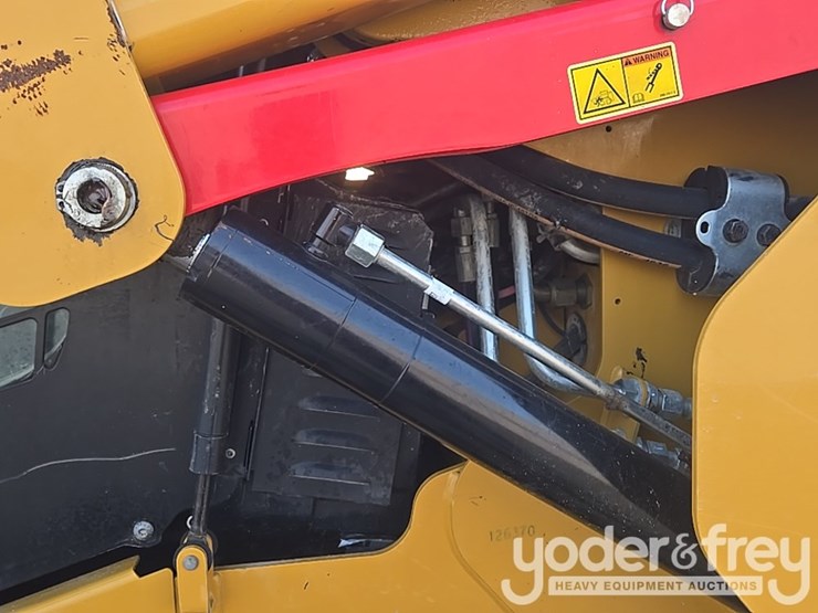 2022-caterpillar-289d3-image-33