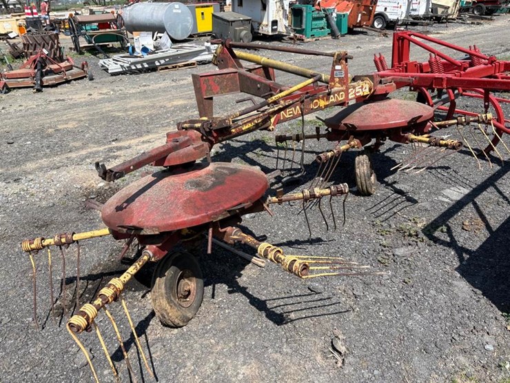 new-holland-254-image-1