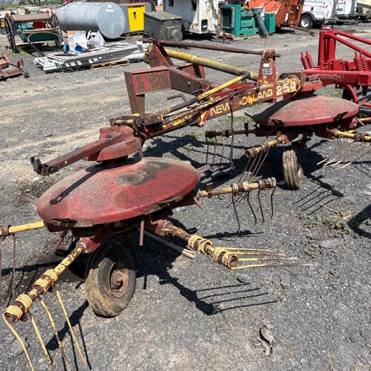 NEW HOLLAND 254