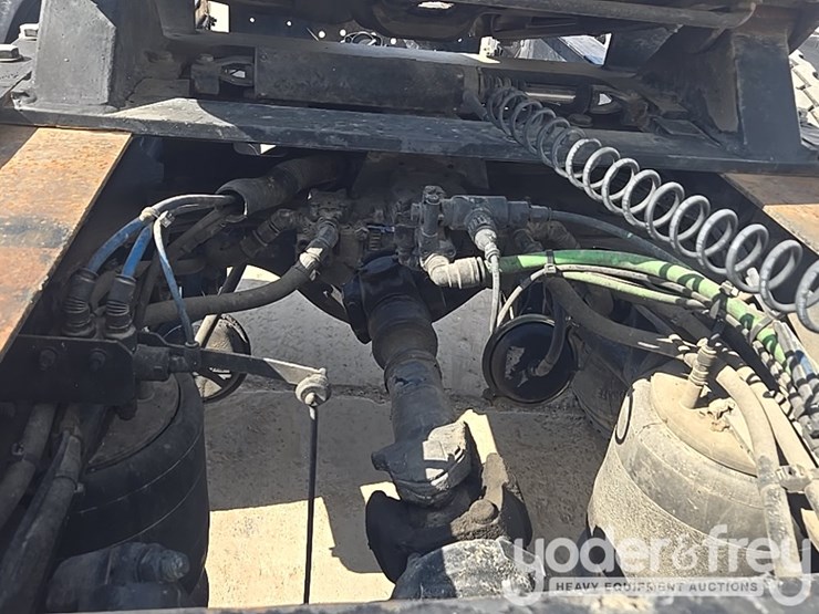 2014-freightliner-cascadia-113-image-47