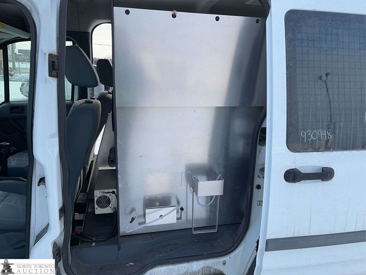 2011-ford-transit-connect-image-19