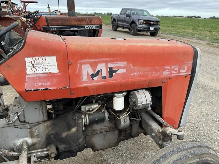 massey-ferguson-230-image-12