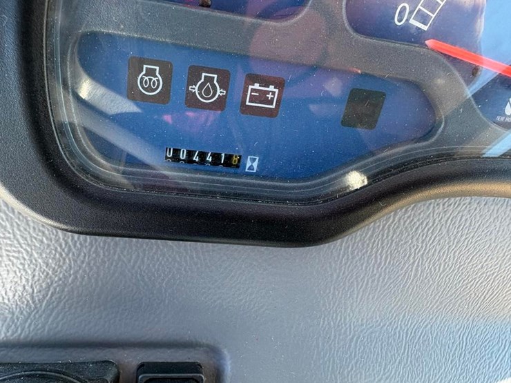 new-holland-t2320-image-20