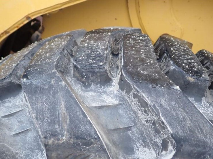 2010-caterpillar-232b-image-48