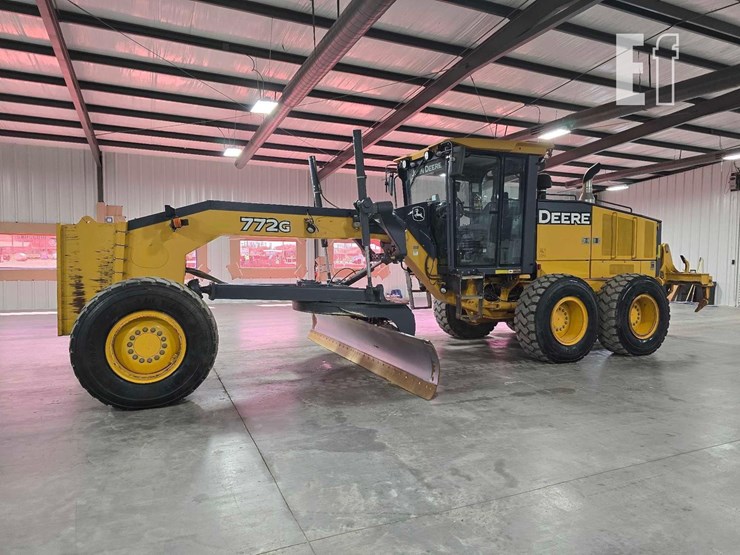 2012-deere-772g-image-1