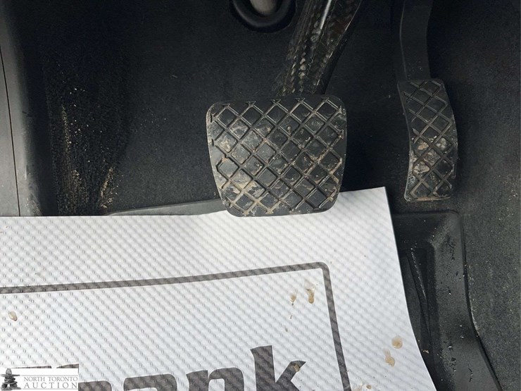 2024-porsch-macan-gts-image-25