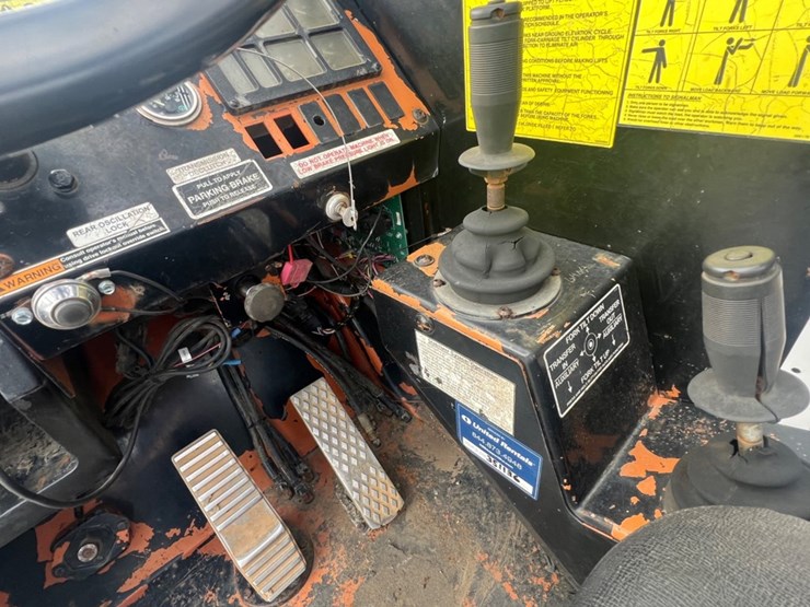 lull-644b-42-image-8