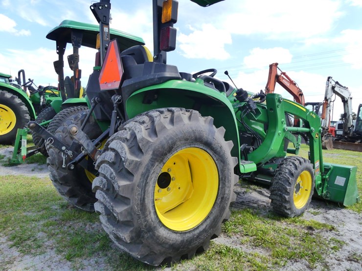 2024-john-deere-3025e-image-3