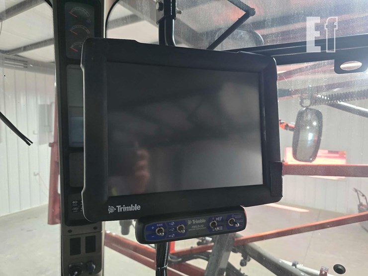 case-ih-patriot-3330-image-23