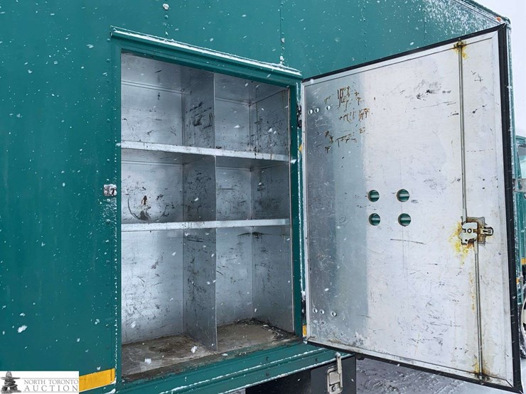 2010-isuzu-nqr-image-29