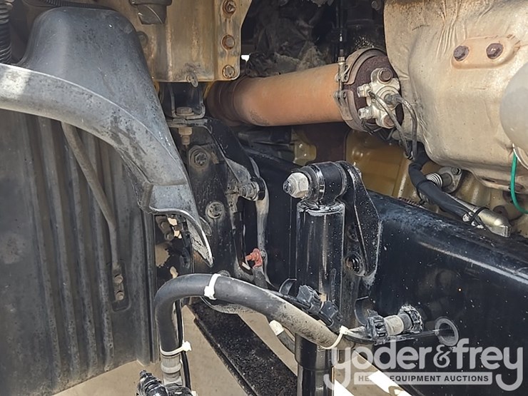 2012-freightliner-cascadia-125-image-77