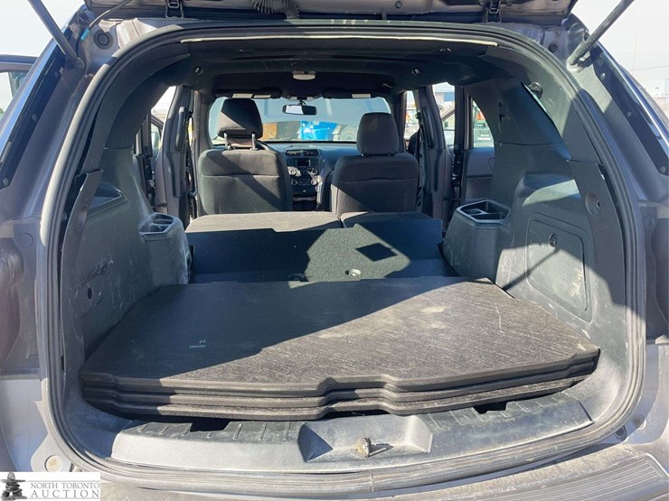 2019-ford-explorer-image-25