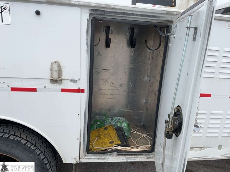 2011-ford-f550-image-22