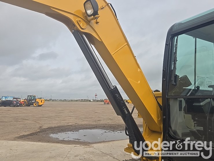 2018-caterpillar-305.5-image-43